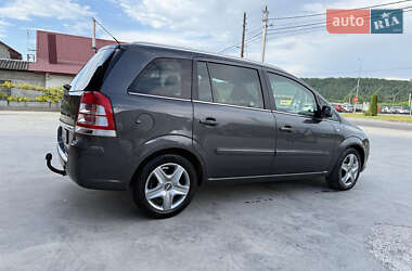 Минивэн Opel Zafira 2011 в 