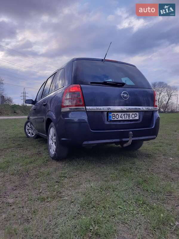 Минивэн Opel Zafira 2009 в Тернополе
