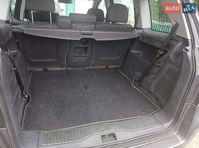 Минивэн Opel Zafira 2008 в Ракитном