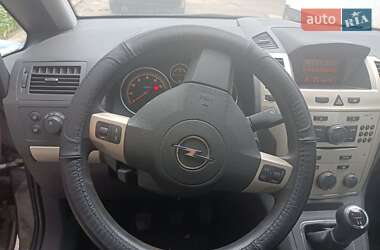 Минивэн Opel Zafira 2008 в 