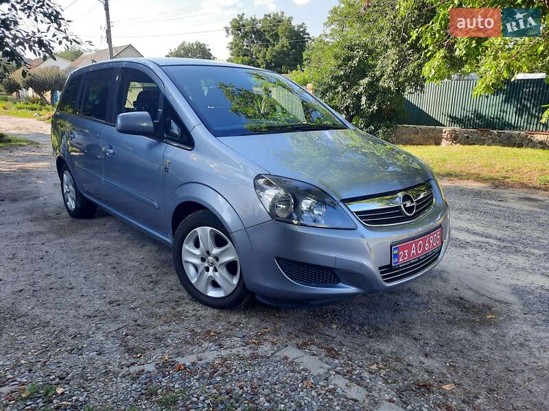 Минивэн Opel Zafira 2010 в Полтаве