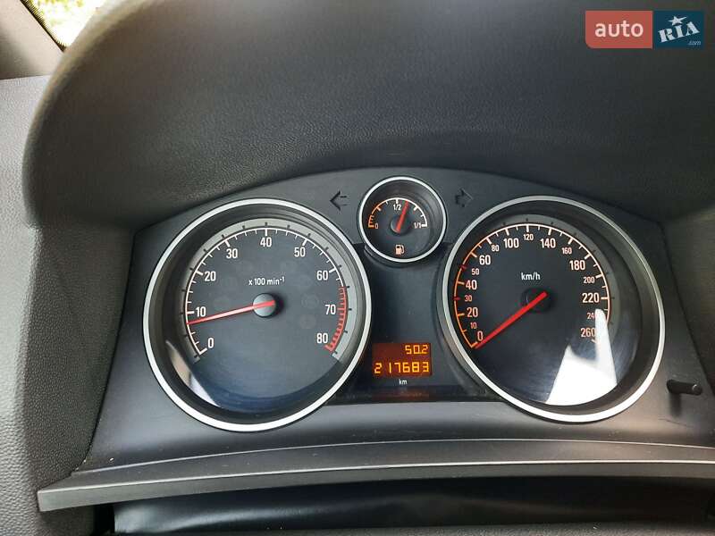 Минивэн Opel Zafira 2010 в Полтаве