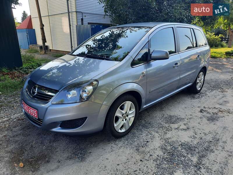 Минивэн Opel Zafira 2010 в Полтаве