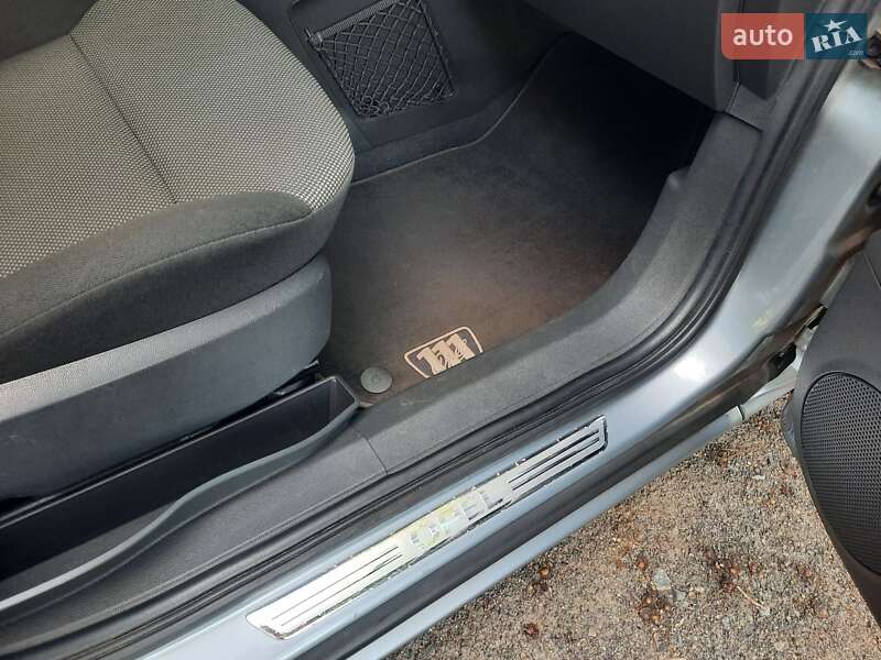 Минивэн Opel Zafira 2010 в Полтаве