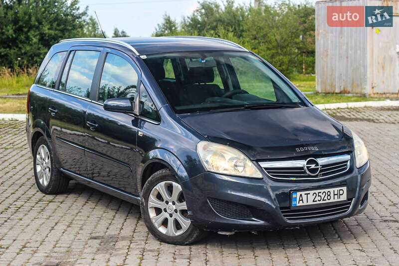 Минивэн Opel Zafira 2008 в Надворной