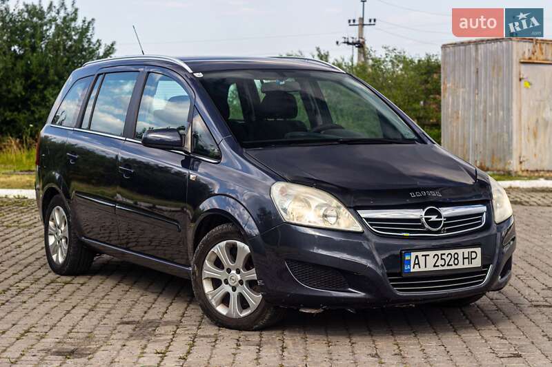 Минивэн Opel Zafira 2008 в Надворной
