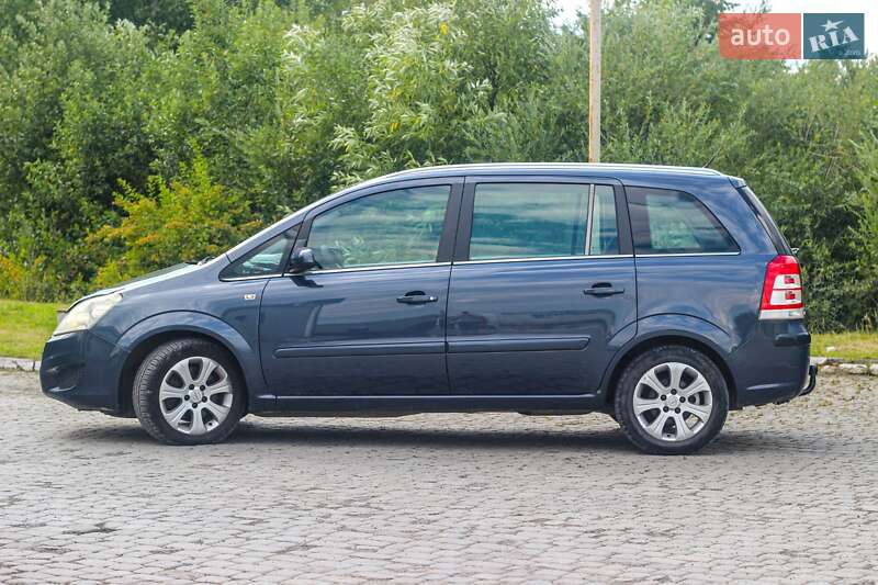 Минивэн Opel Zafira 2008 в Надворной