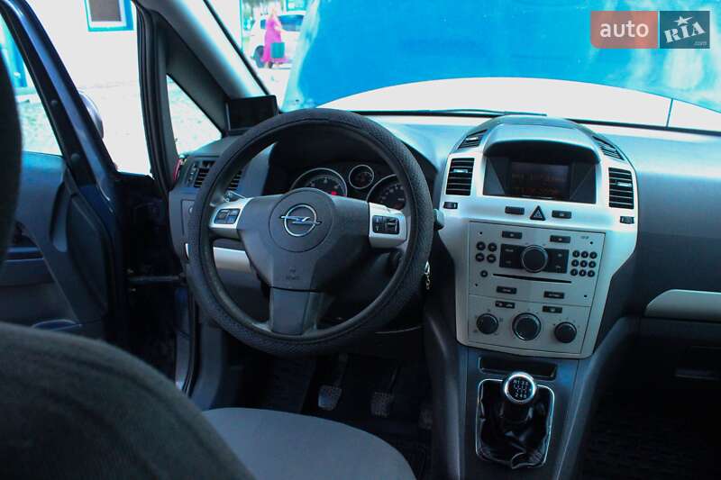 Минивэн Opel Zafira 2008 в Надворной