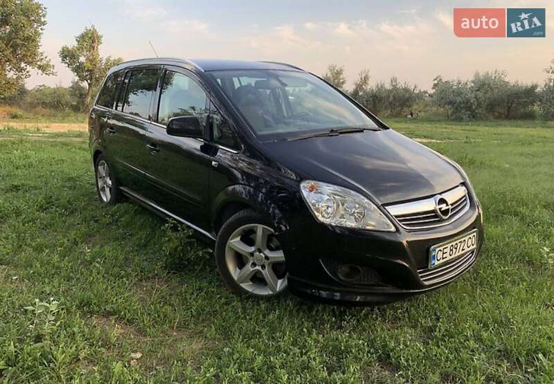 Минивэн Opel Zafira 2010 в 