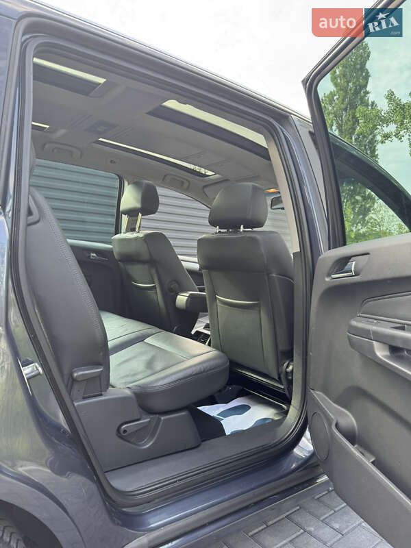 Минивэн Opel Zafira 2008 в Луцке