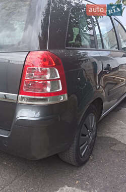 Минивэн Opel Zafira 2008 в 