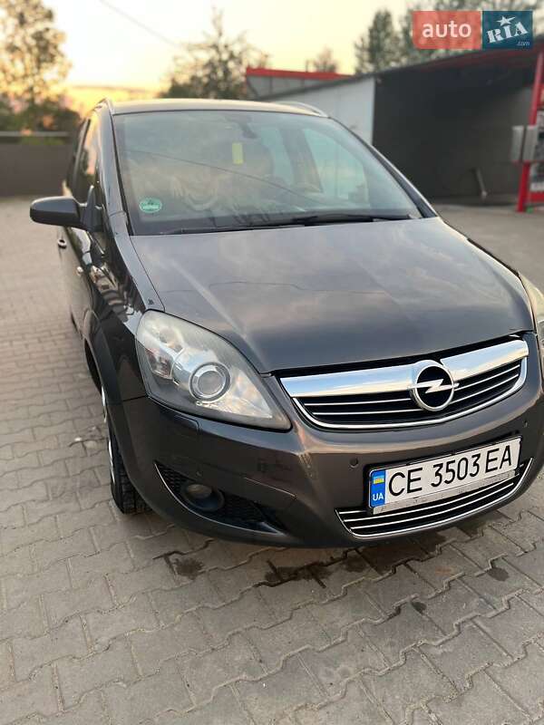 Минивэн Opel Zafira 2009 в 