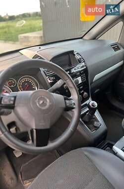 Минивэн Opel Zafira 2009 в 