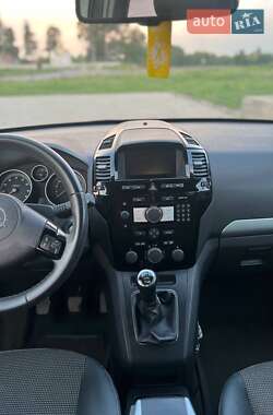 Минивэн Opel Zafira 2009 в 