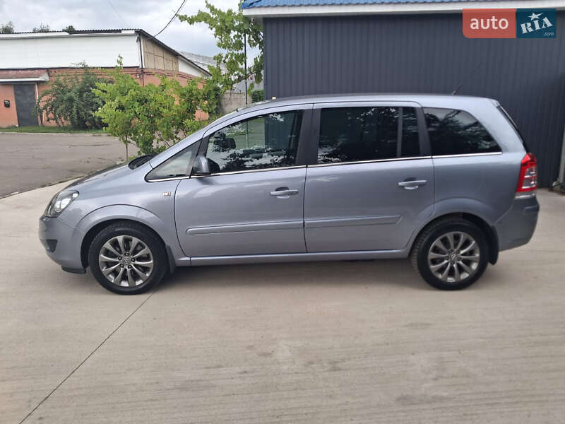 Мінівен Opel Zafira 2010 в Чернігові