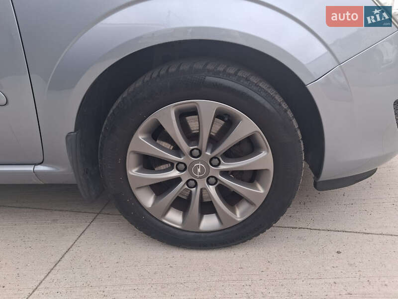 Мінівен Opel Zafira 2010 в Чернігові