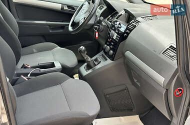 Мінівен Opel Zafira 2010 в 