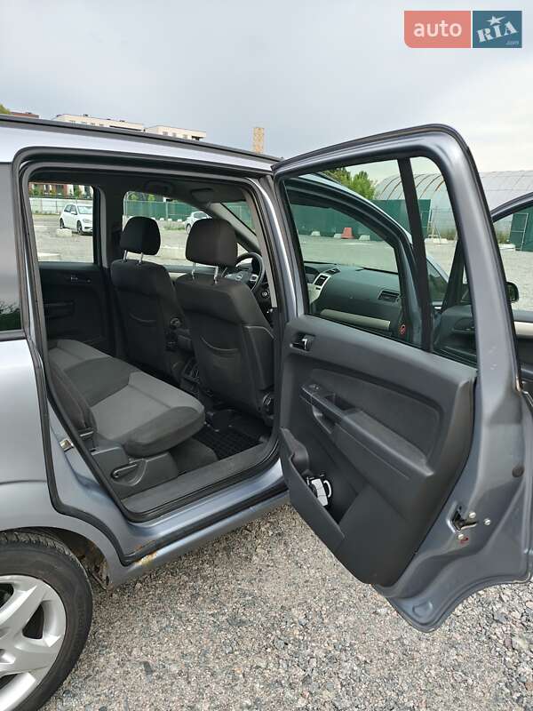 Мінівен Opel Zafira 2008 в Києві