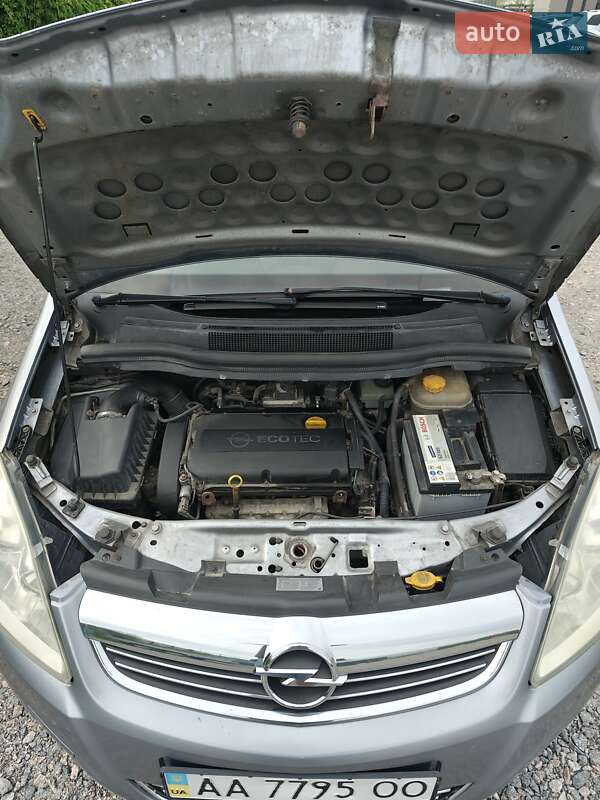 Мінівен Opel Zafira 2008 в Києві