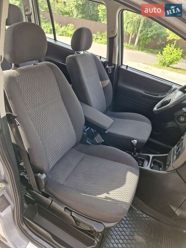 Минивэн Opel Zafira 2005 в Виннице
