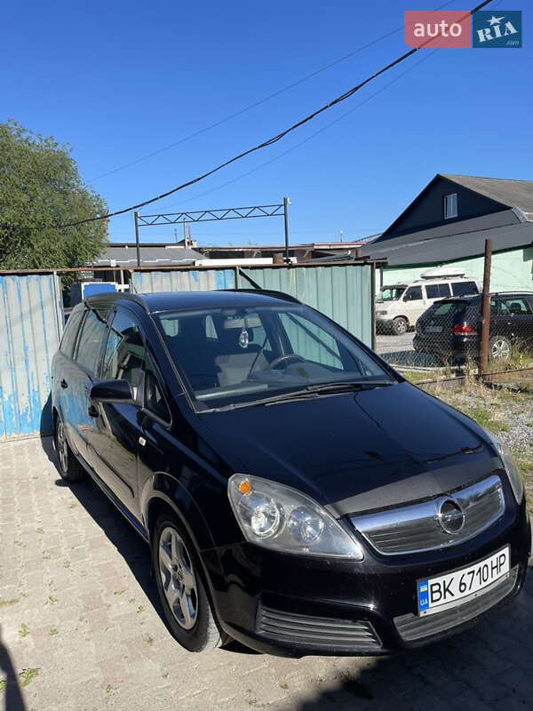 Минивэн Opel Zafira 2006 в 