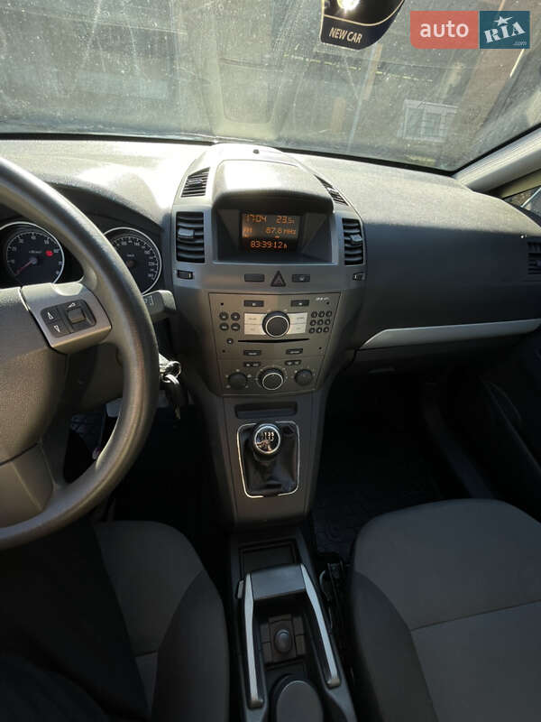 Минивэн Opel Zafira 2006 в Ровно