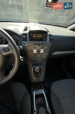 Минивэн Opel Zafira 2006 в 