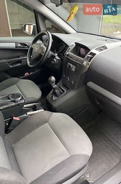 Минивэн Opel Zafira 2005 в 