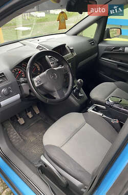 Минивэн Opel Zafira 2005 в 