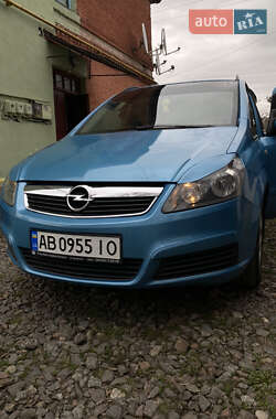 Минивэн Opel Zafira 2005 в 