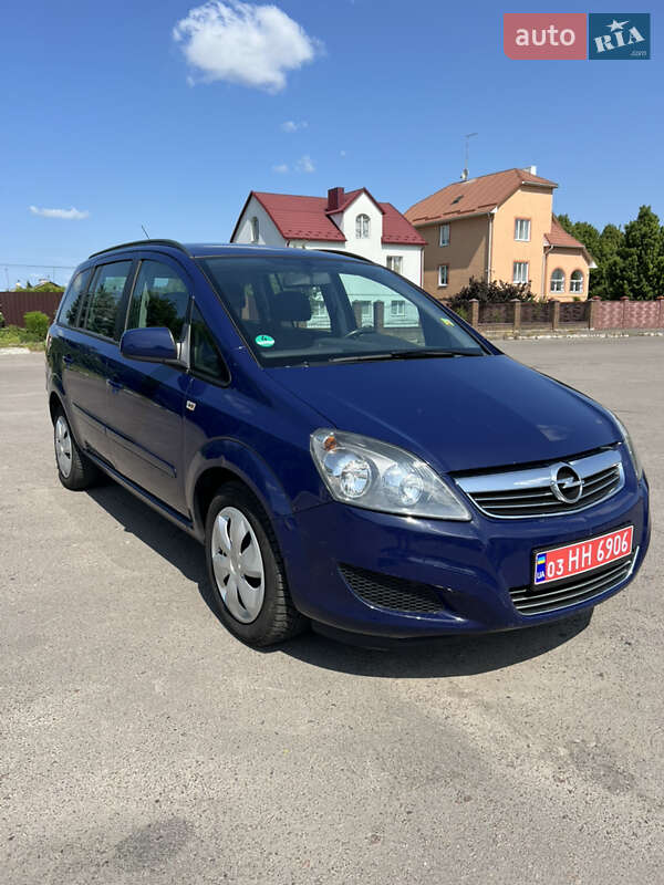 Минивэн Opel Zafira 2012 в Луцке