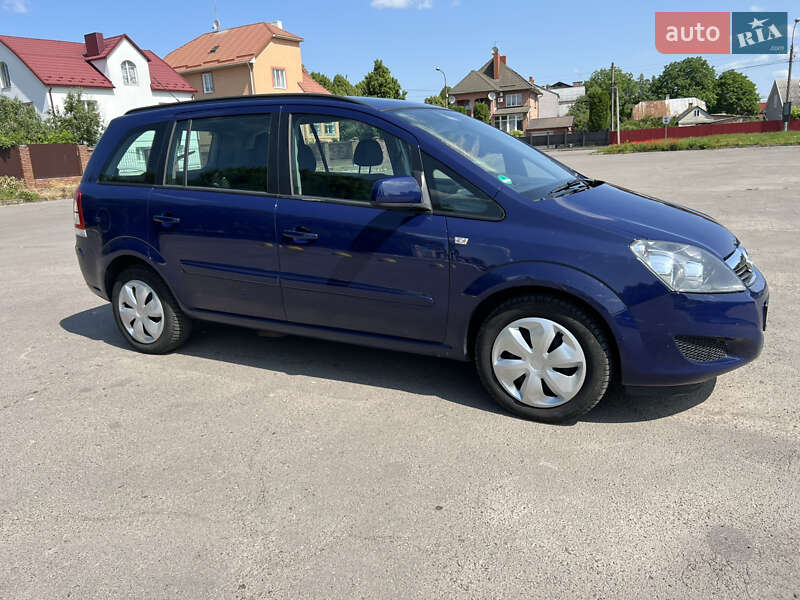 Минивэн Opel Zafira 2012 в Луцке