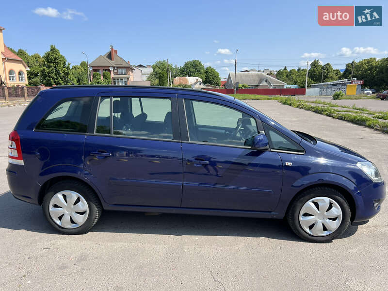Минивэн Opel Zafira 2012 в Луцке