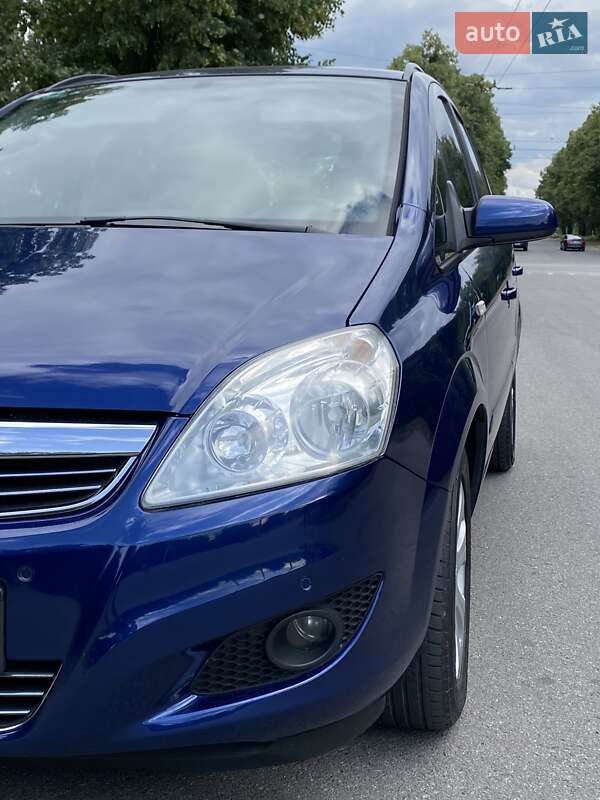 Минивэн Opel Zafira 2008 в Полтаве