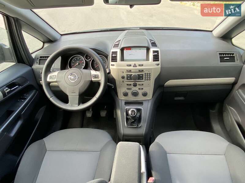Минивэн Opel Zafira 2008 в Полтаве