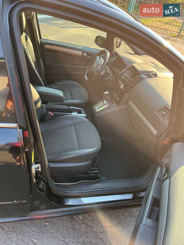 Минивэн Opel Zafira 2008 в Першотравенске