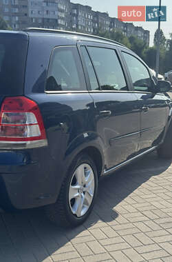 Минивэн Opel Zafira 2012 в 