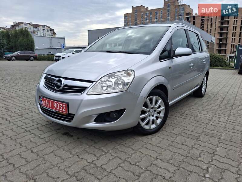 Минивэн Opel Zafira 2009 в Луцке