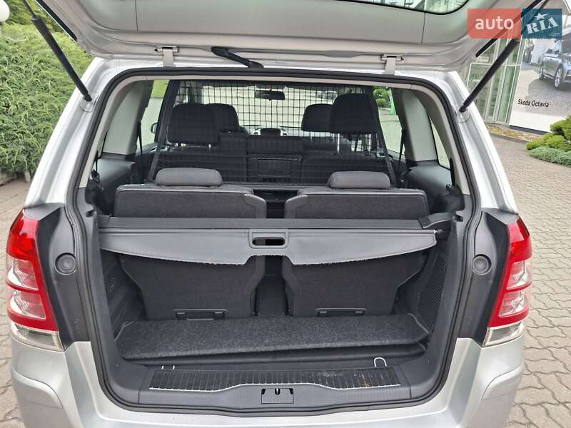 Минивэн Opel Zafira 2009 в Луцке