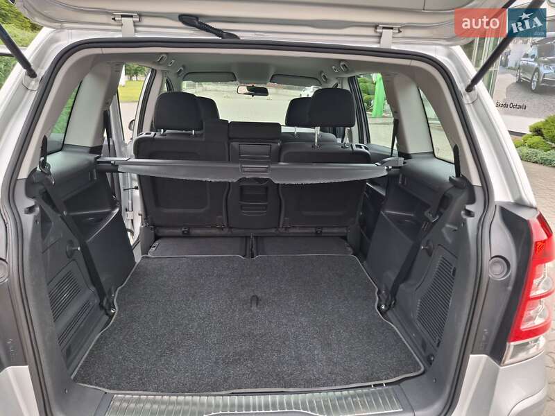 Минивэн Opel Zafira 2009 в Луцке