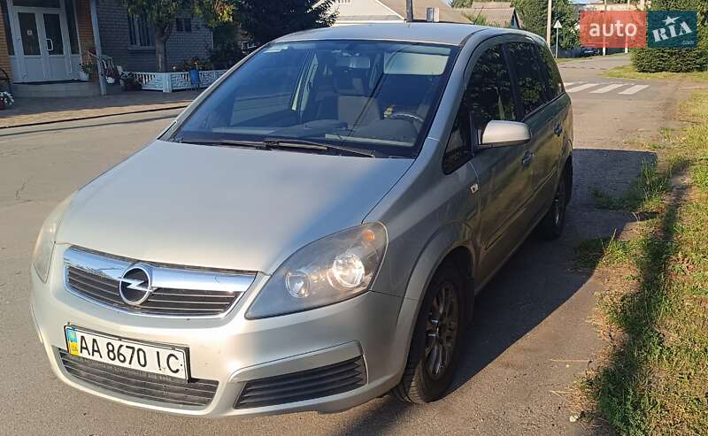 Минивэн Opel Zafira 2007 в 