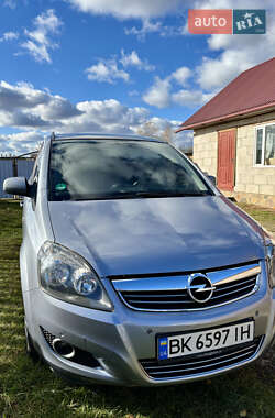 Минивэн Opel Zafira 2011 в Ровно