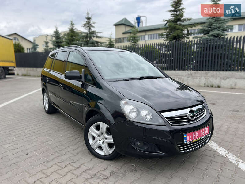 Минивэн Opel Zafira 2013 в Луцке
