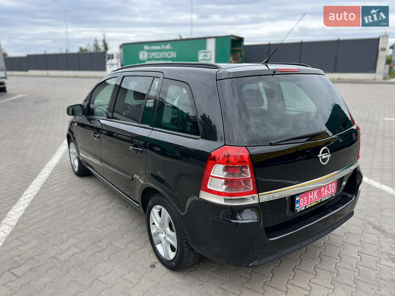 Минивэн Opel Zafira 2013 в Луцке