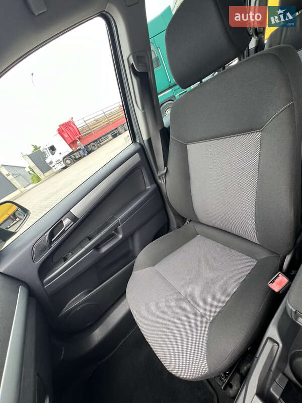 Минивэн Opel Zafira 2013 в Луцке
