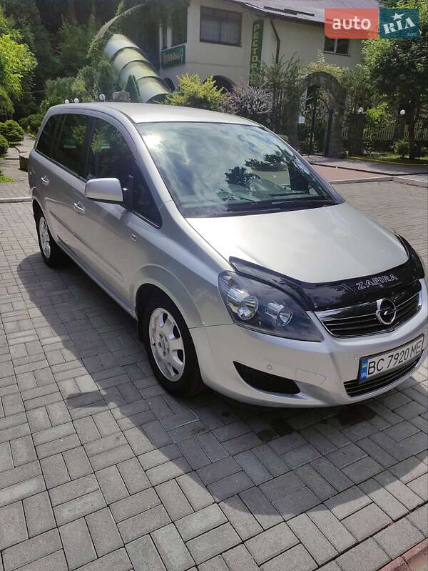 Мінівен Opel Zafira 2011 в Дрогобичі
