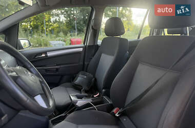 Минивэн Opel Zafira 2006 в 