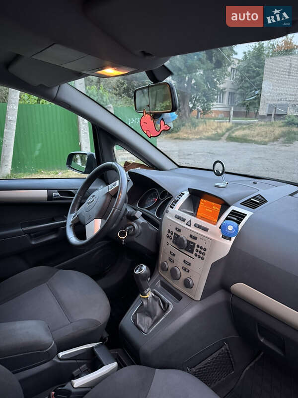 Мінівен Opel Zafira 2008 в Дніпрі