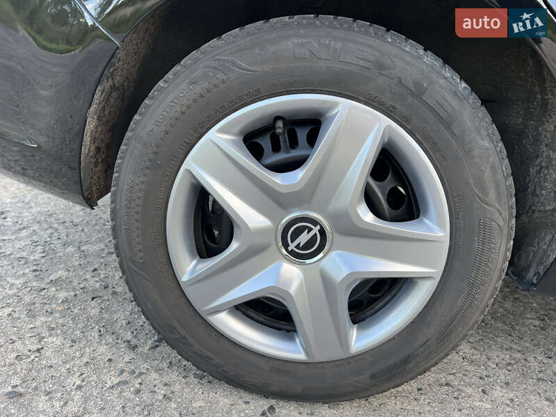 Минивэн Opel Zafira 2008 в Ахтырке фото 37 Минивэн Opel Zafira 2008 в Ахтырке