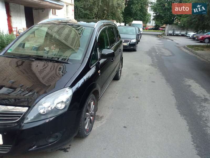 Минивэн Opel Zafira 2010 в Виннице